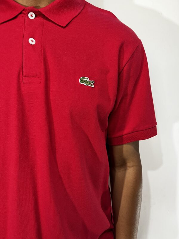 Polo Lacoste Básica Logo - Vermelha - Imagem 2