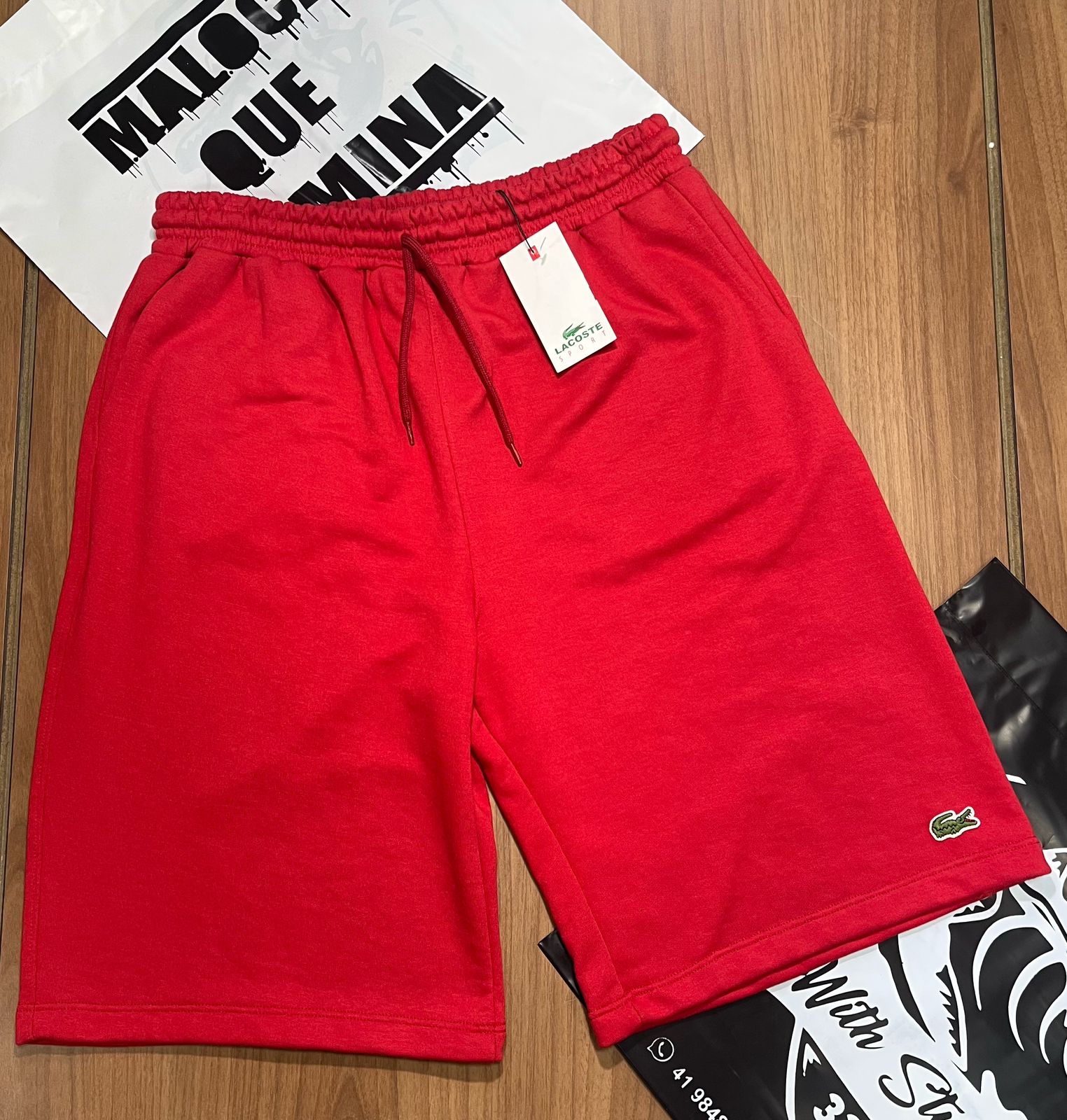 Bermuda Moletom Lacoste Bordada Vermelho