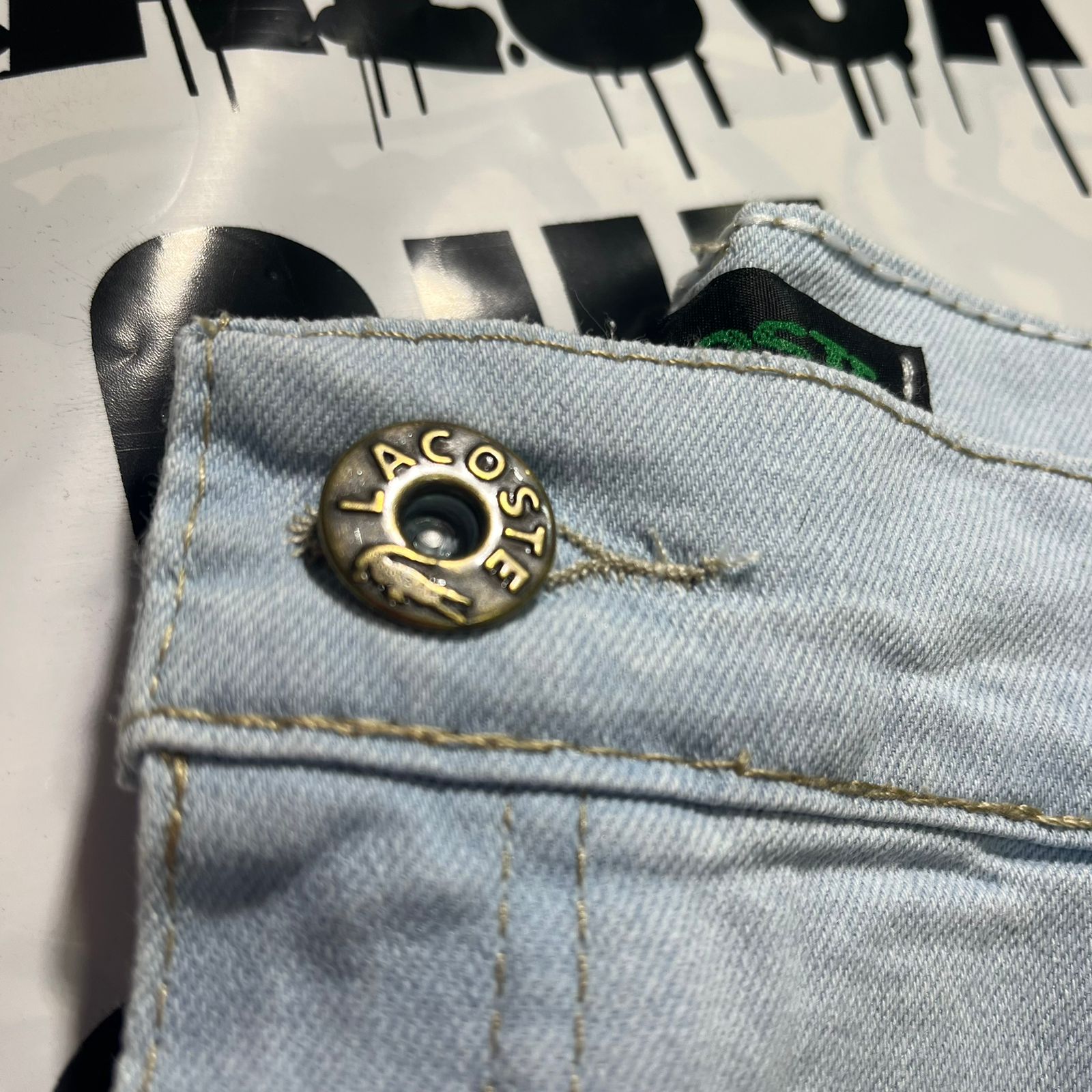 Calça Lacoste Jeans - Imagem 2