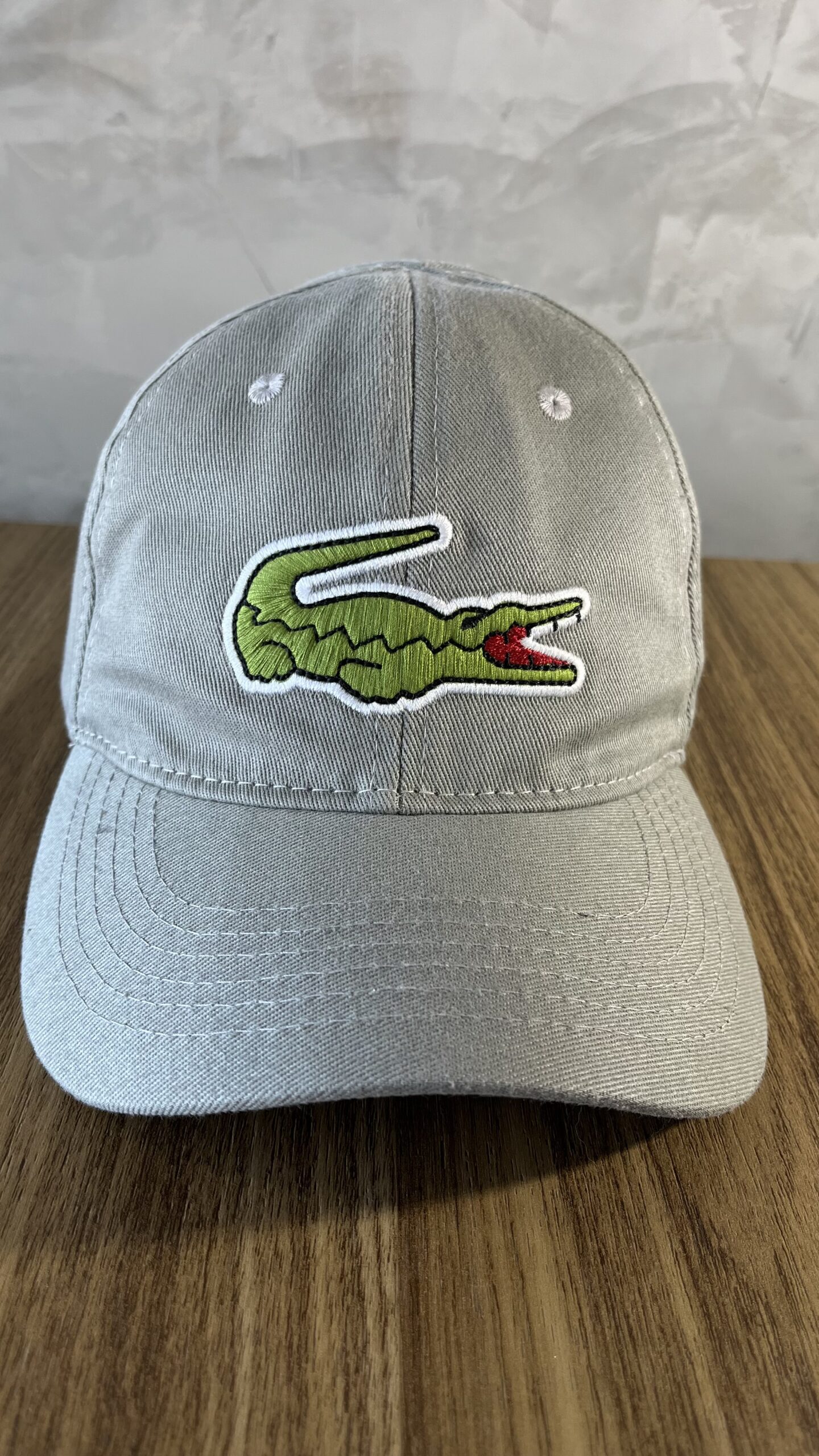 Boné Lacoste Cinza Big Croc
