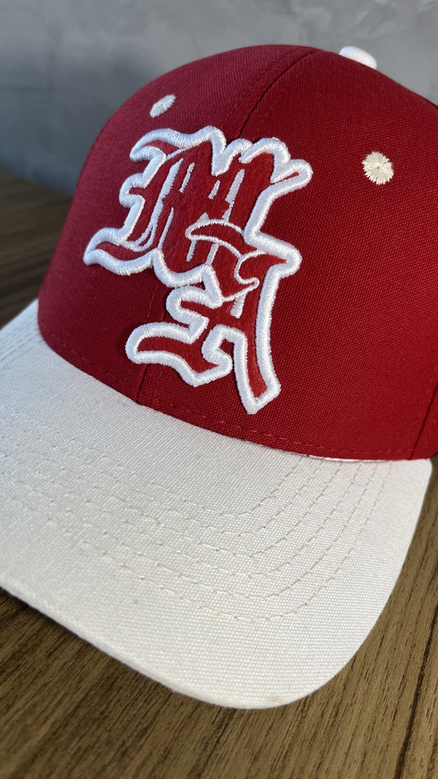 Boné Amiri MA Spirit Bordado Vermelho e Branco - Imagem 3