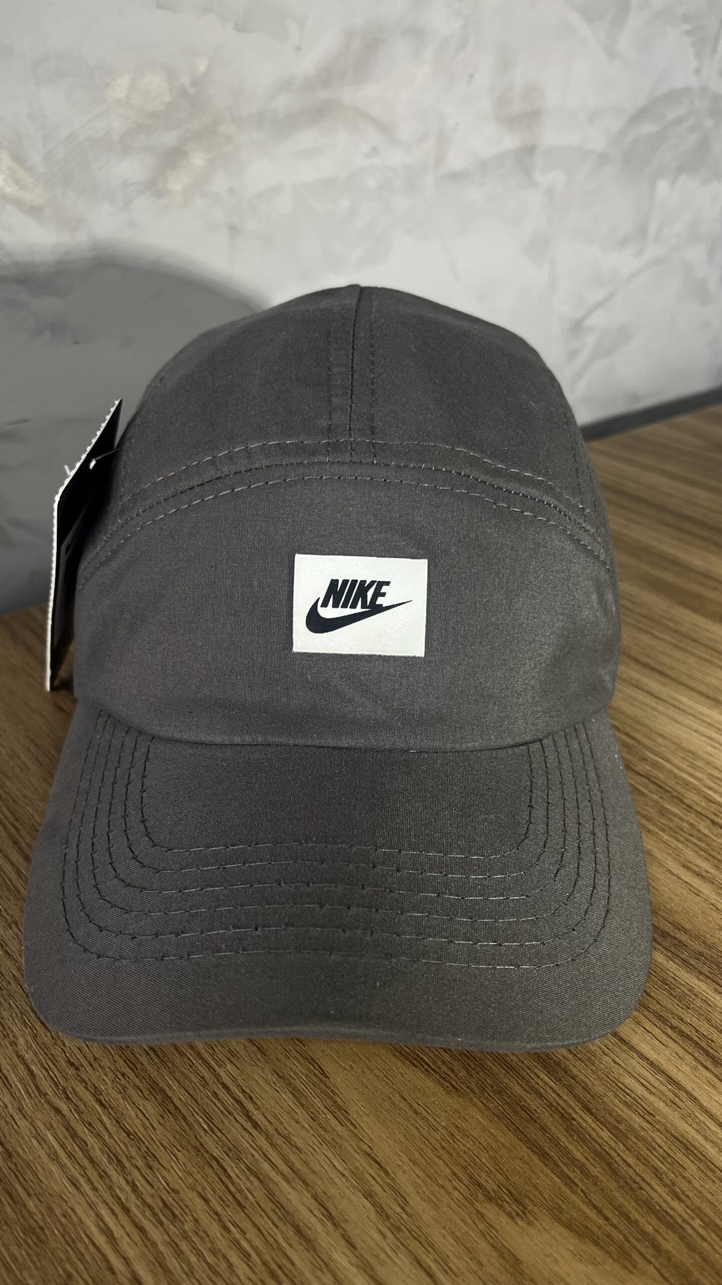 Boné Nike Cinza