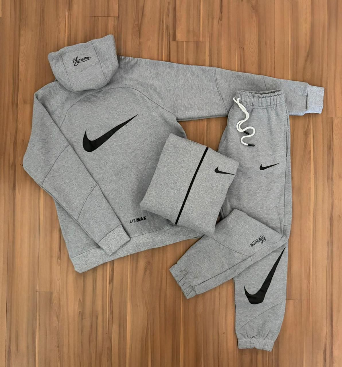 Conjunto Nike Cinza